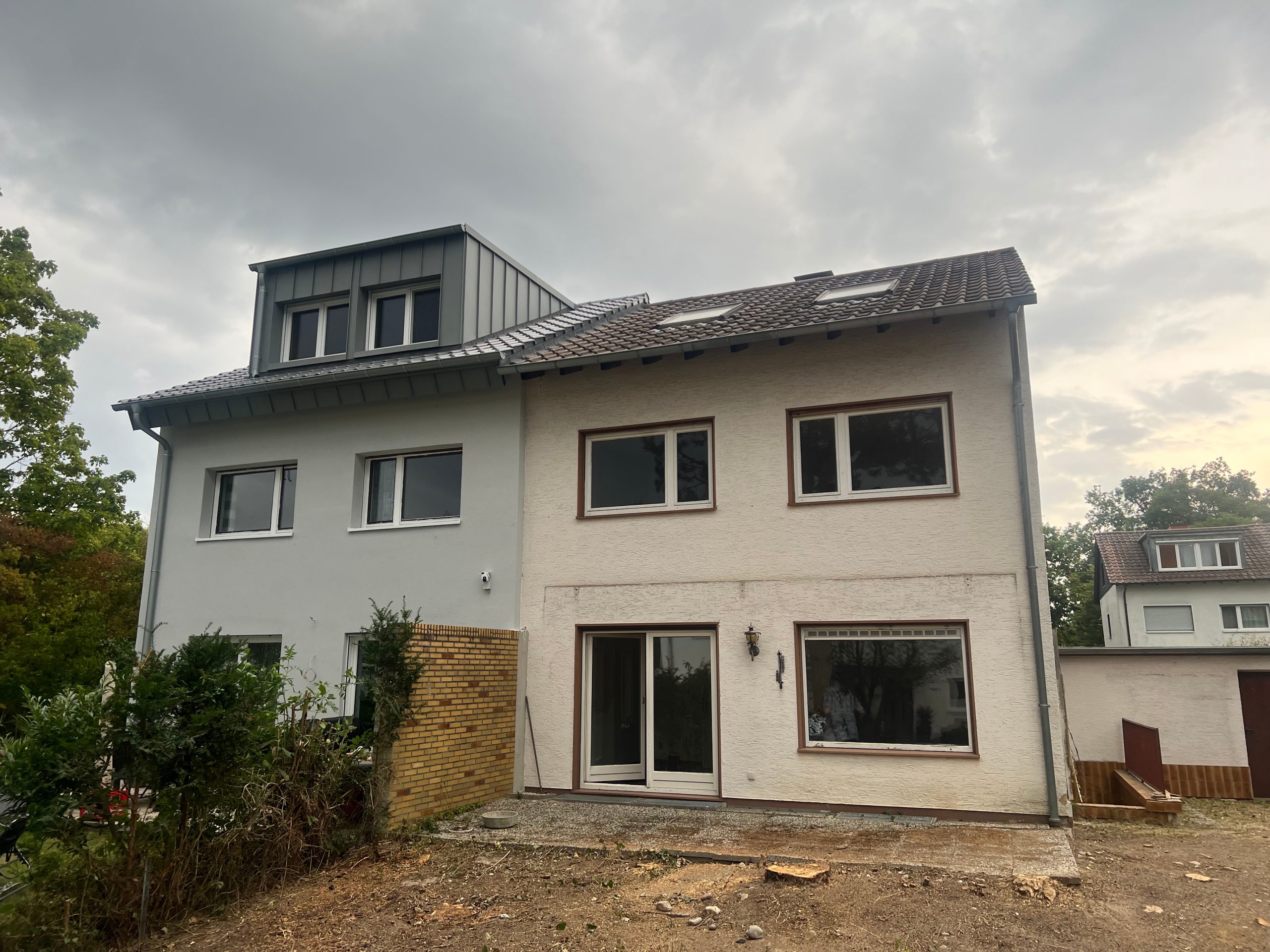 Energetische Sanierung einer Doppelhaushälfte zum Effizienzhaus mit maximaler Förderung im Rhein-Main-Gebiet